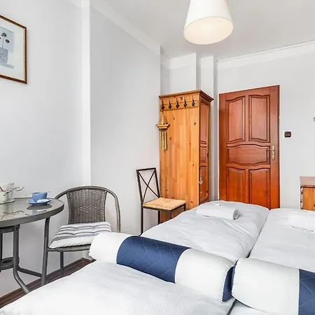 Plac Neptuna - Apartament Z Balkonem - Centrum By Renters Διαμέρισμα *