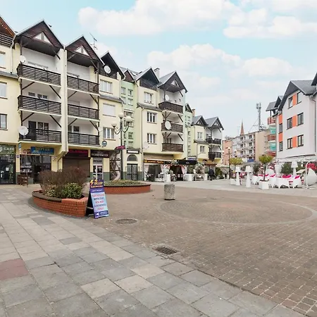 Apartment Plac Neptuna - Apartament Z Balkonem - Centrum By Renters